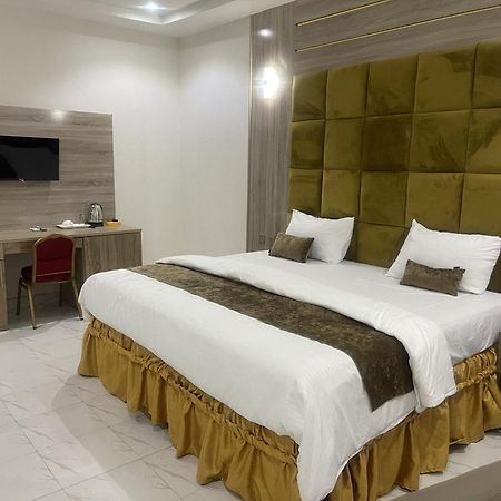 Murphy'S Mansion Resort Umuahia Exterior foto